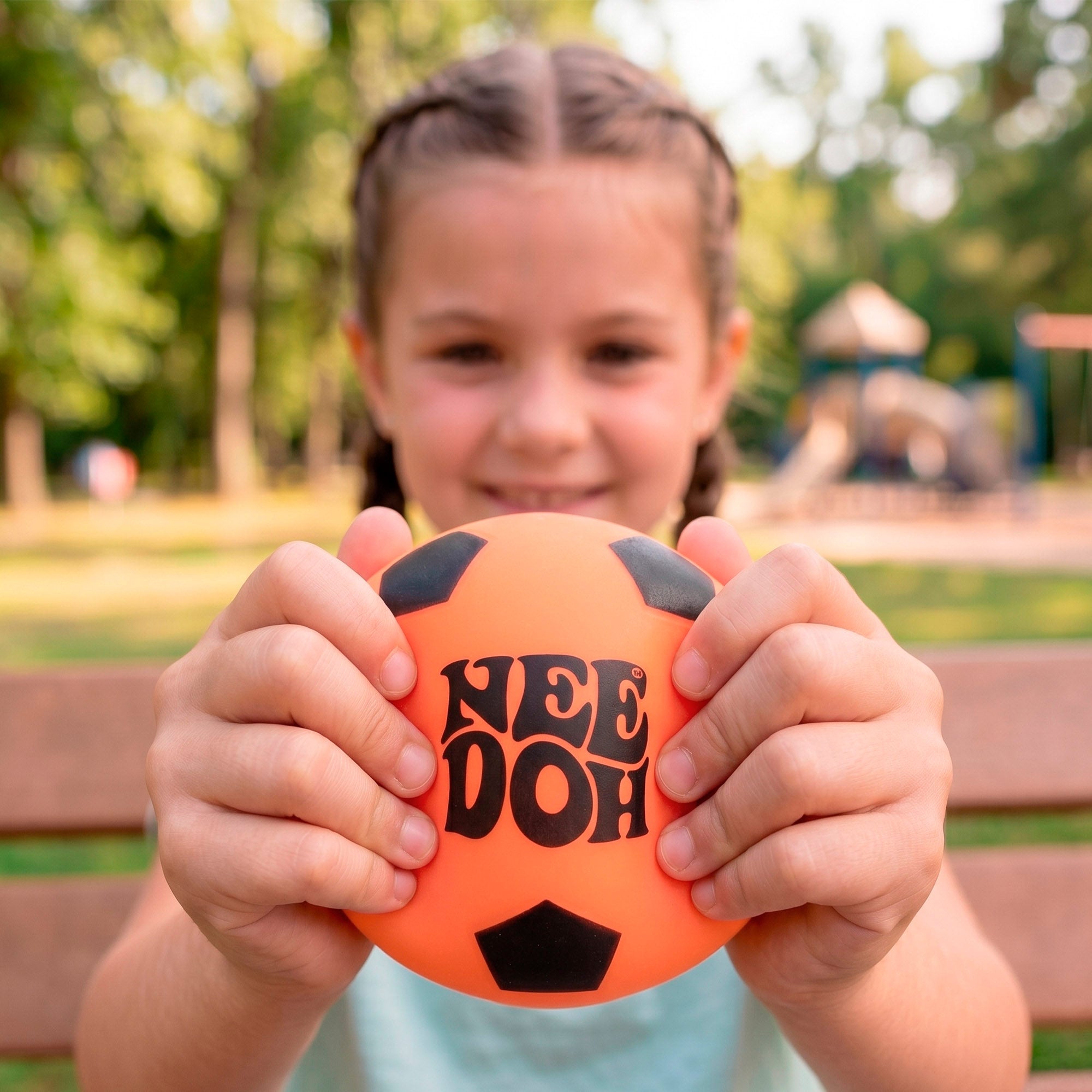 Nee-Doh Pack 3 pelotas antiestrés squishy 6 cm bola fútbol