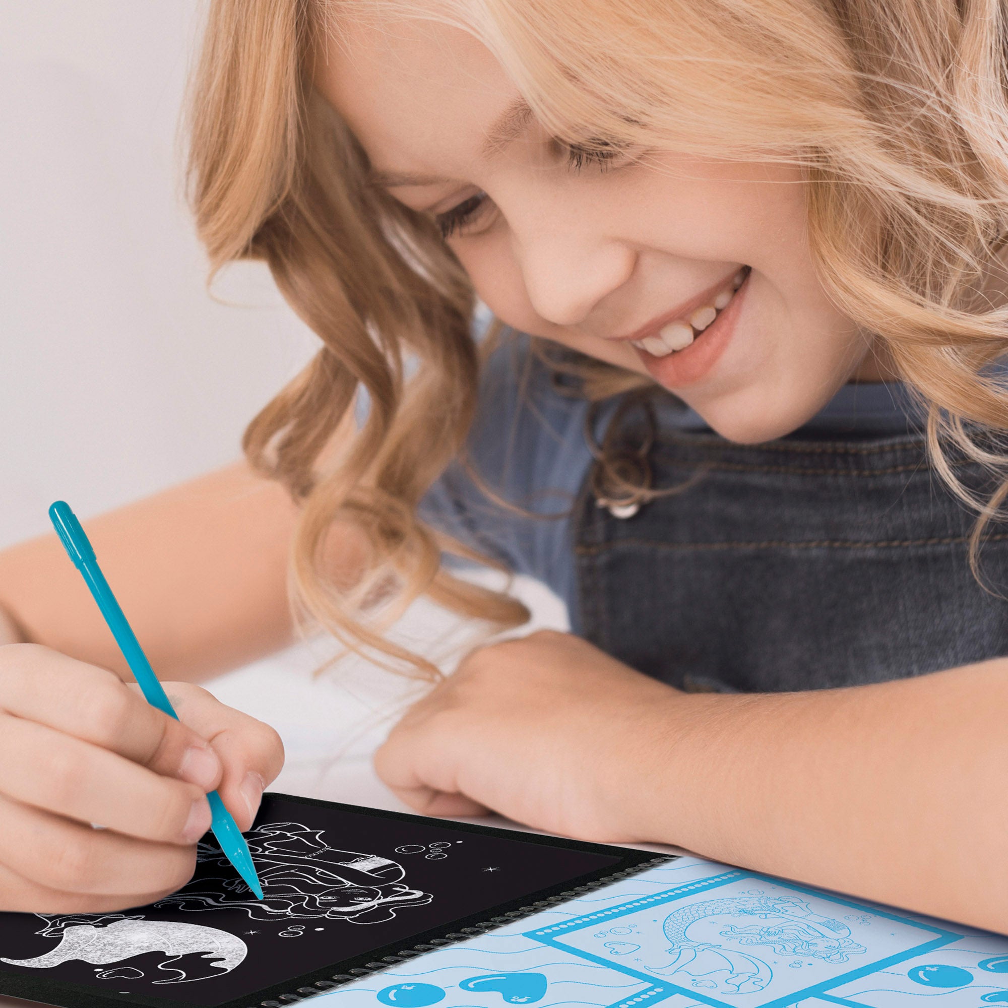 Barbie Scratch book con dibujos para rascar