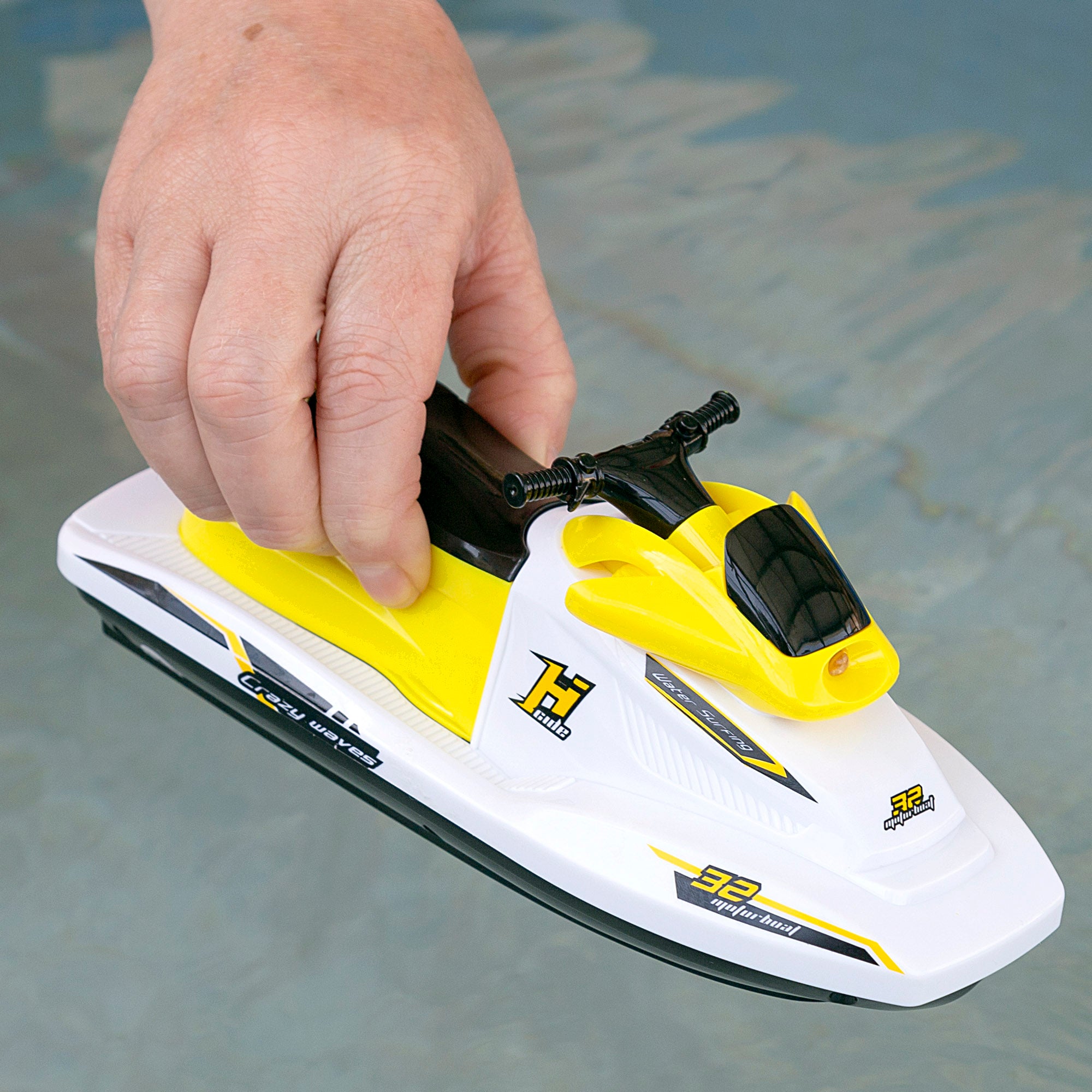 Barco de corrida jet ski controlado por rádio à escala 1:47