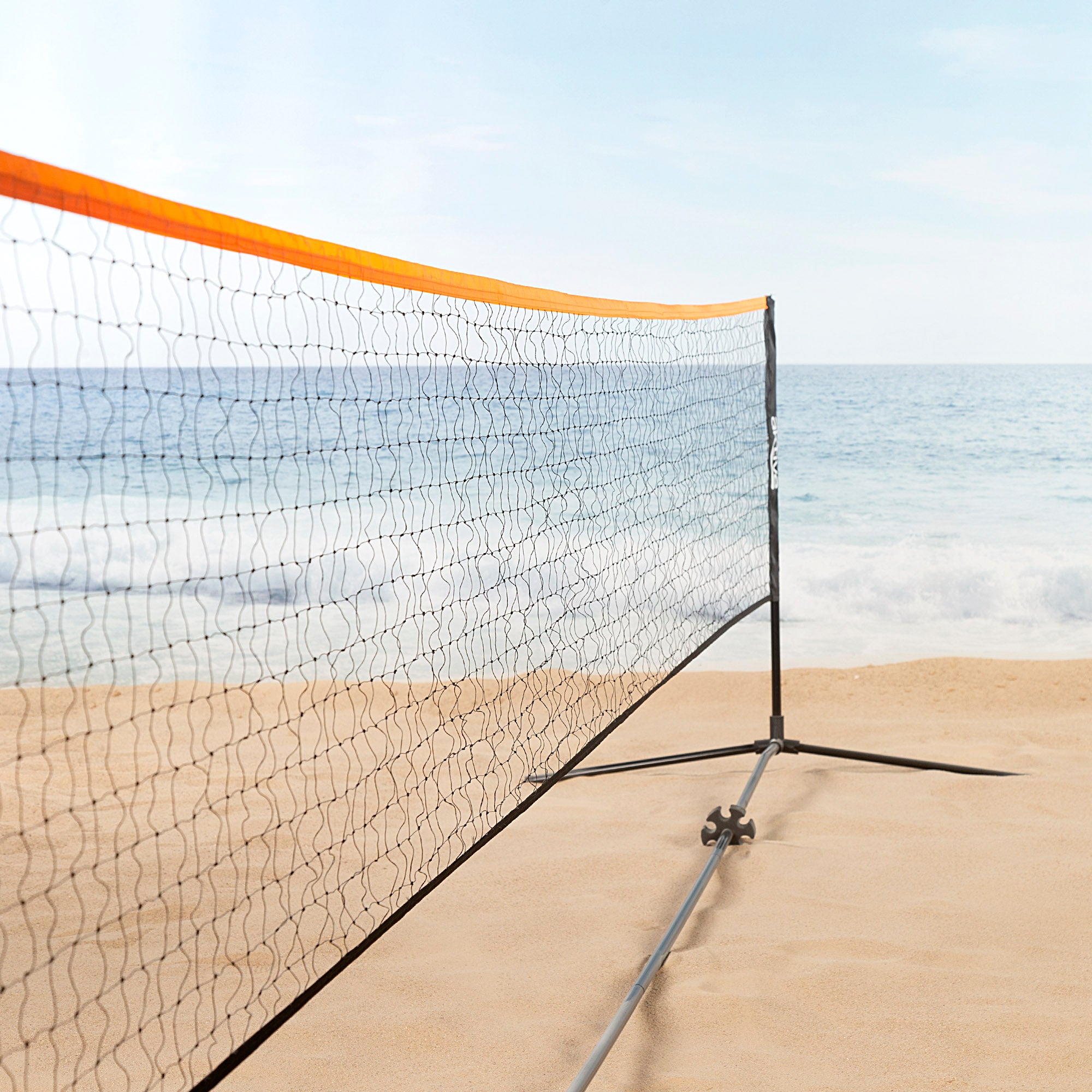 Rede de voleibol e badminton de 5m, ajustável em altura e portátil, da Aktive Sports.