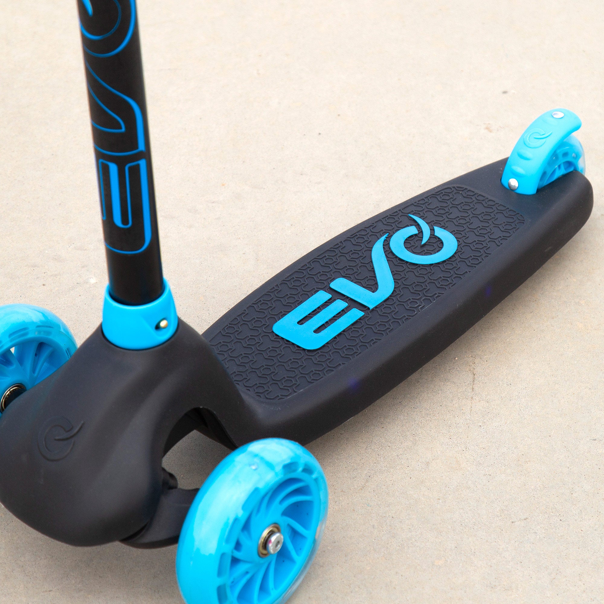 Patinete infantil 3 ruedas con luces EVO