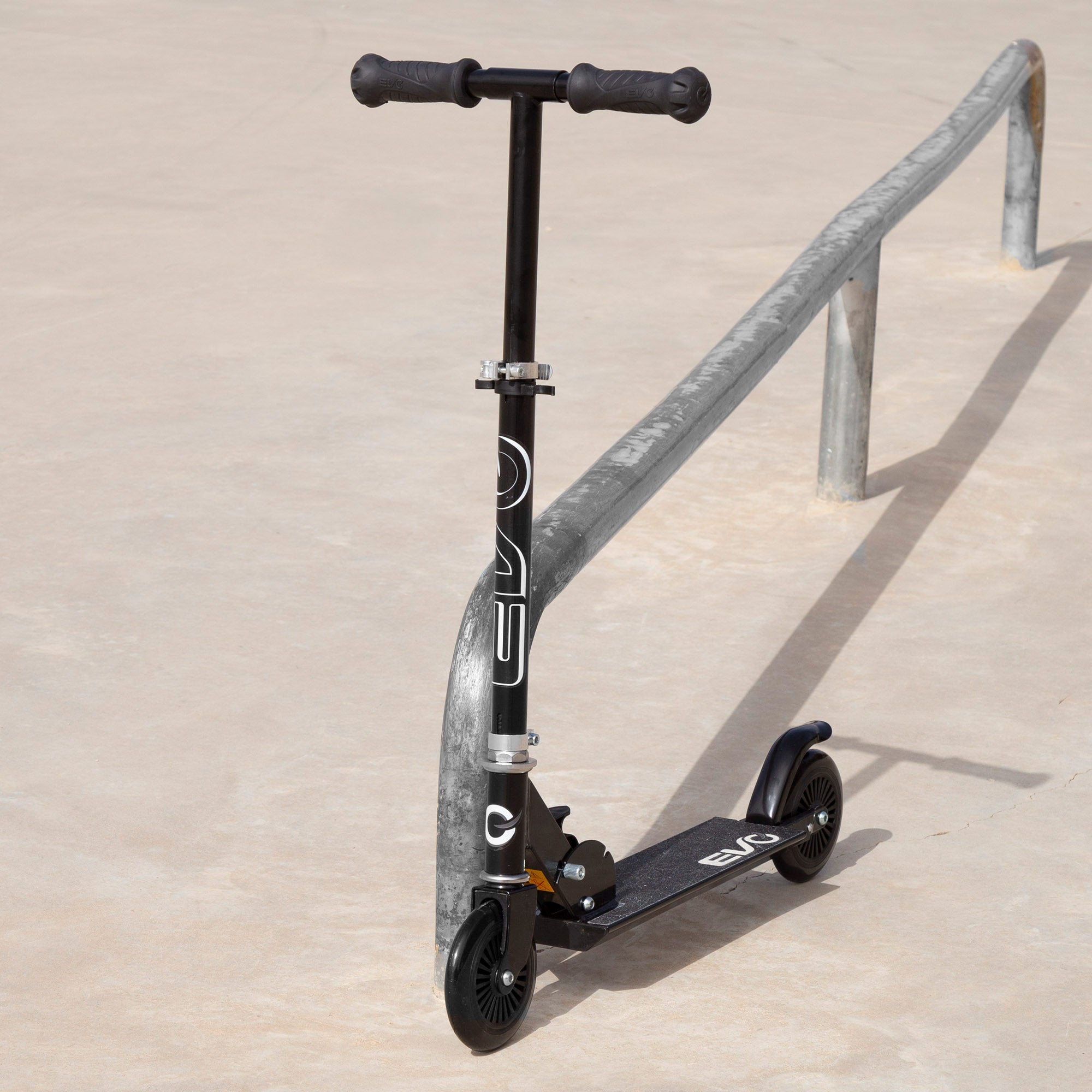 Patinete 2 ruedas plegable y ajustable negro EVO