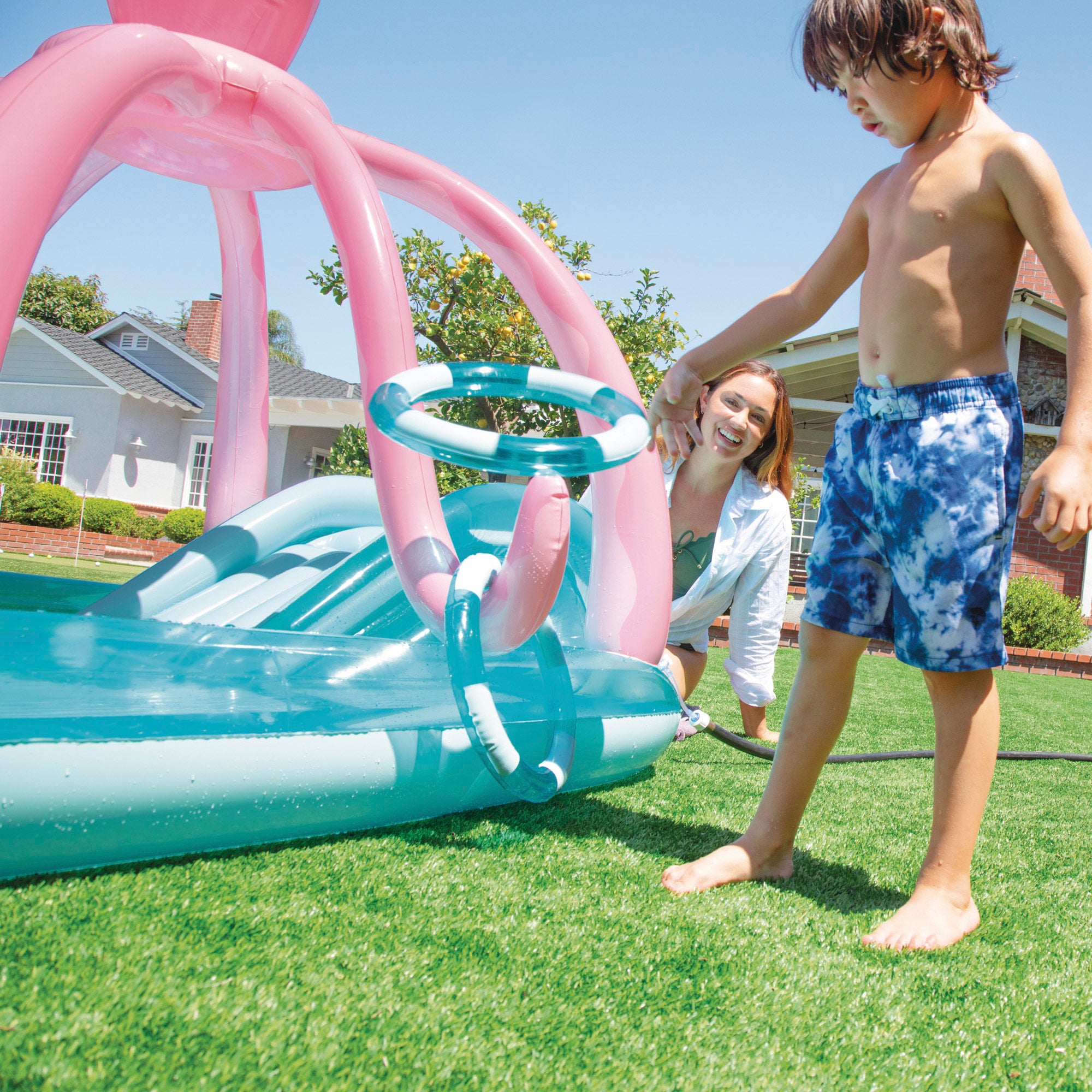 INTEX Centro de juegos hinchable agua pulpo con aspersor, tobogán y juego de anillas