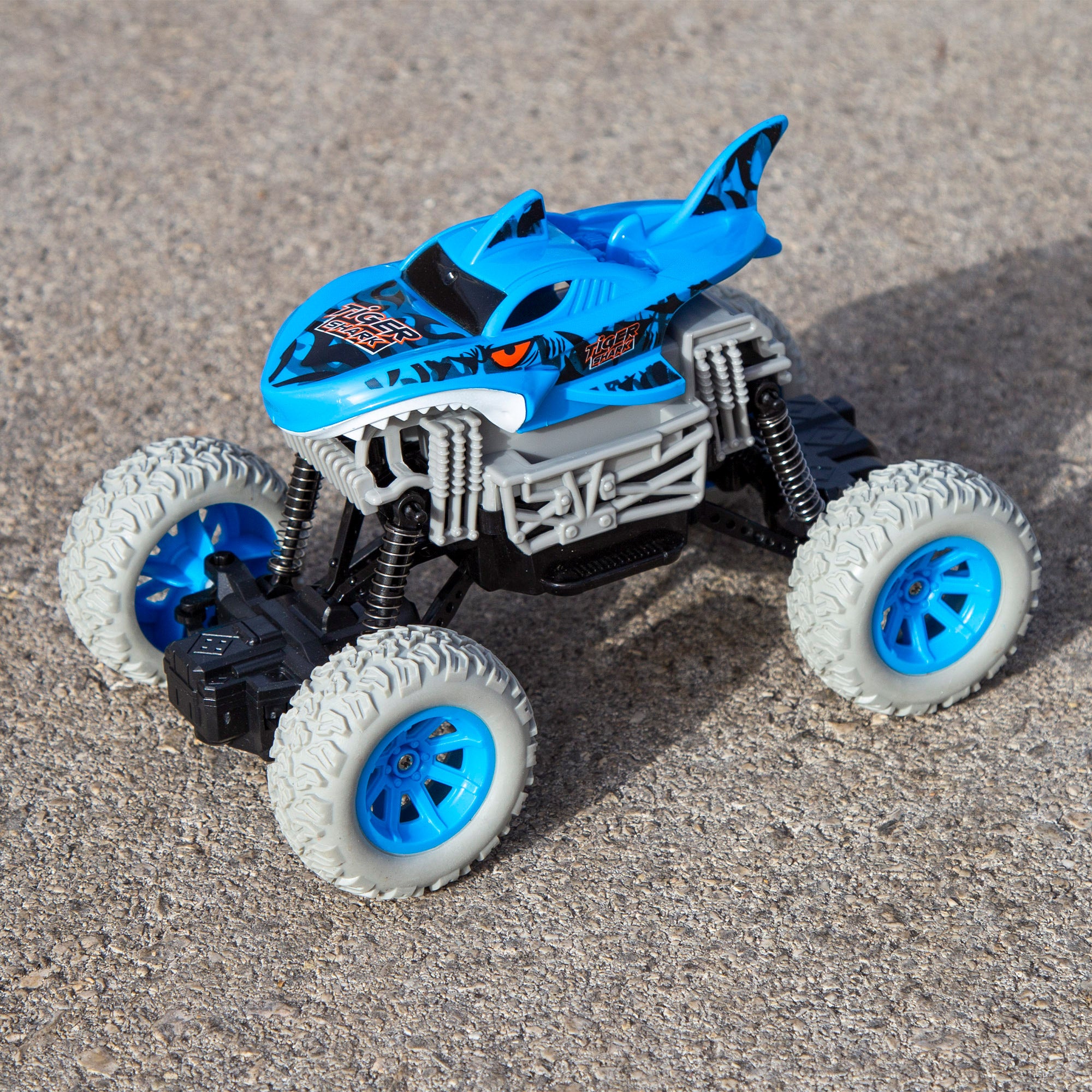Coche radiocontrol tiburón + 4 años Speed&Go