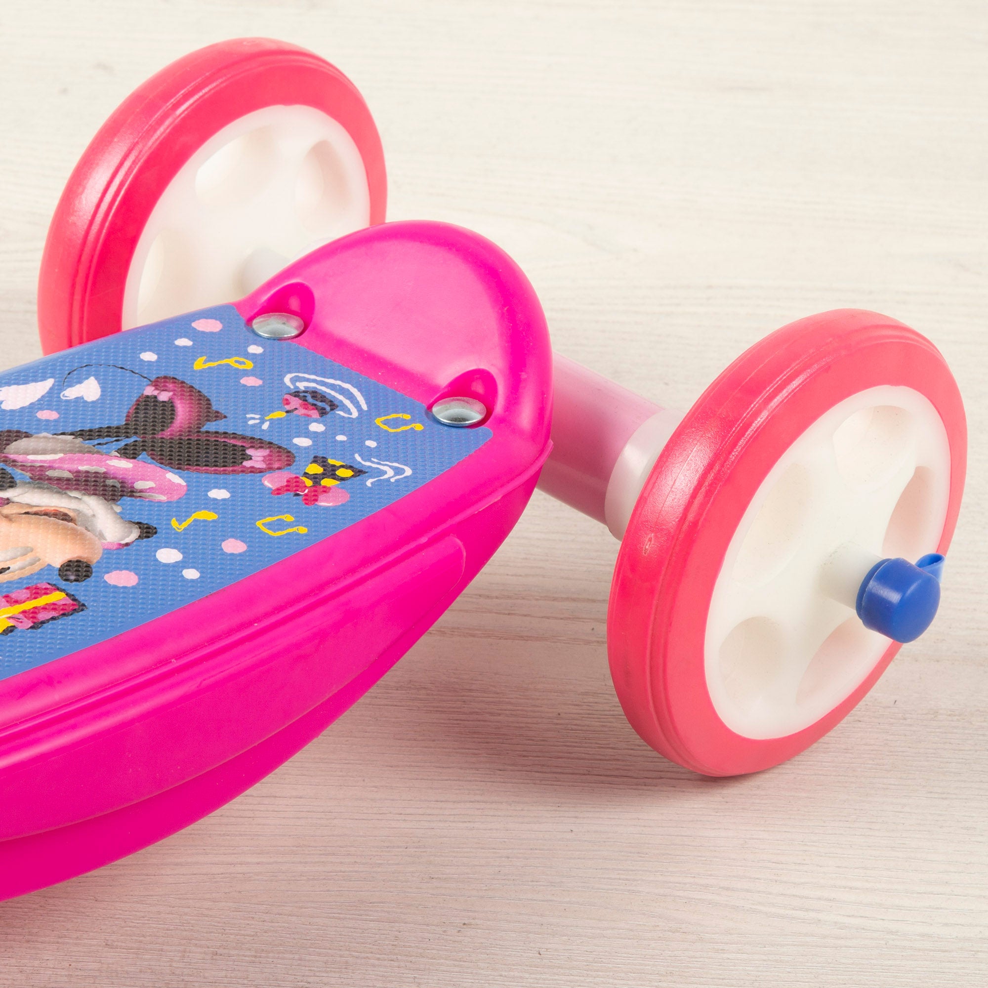 Minnie Patinete 3 ruedas 57x30x60-66 cm máx. 20 kg + 2 años