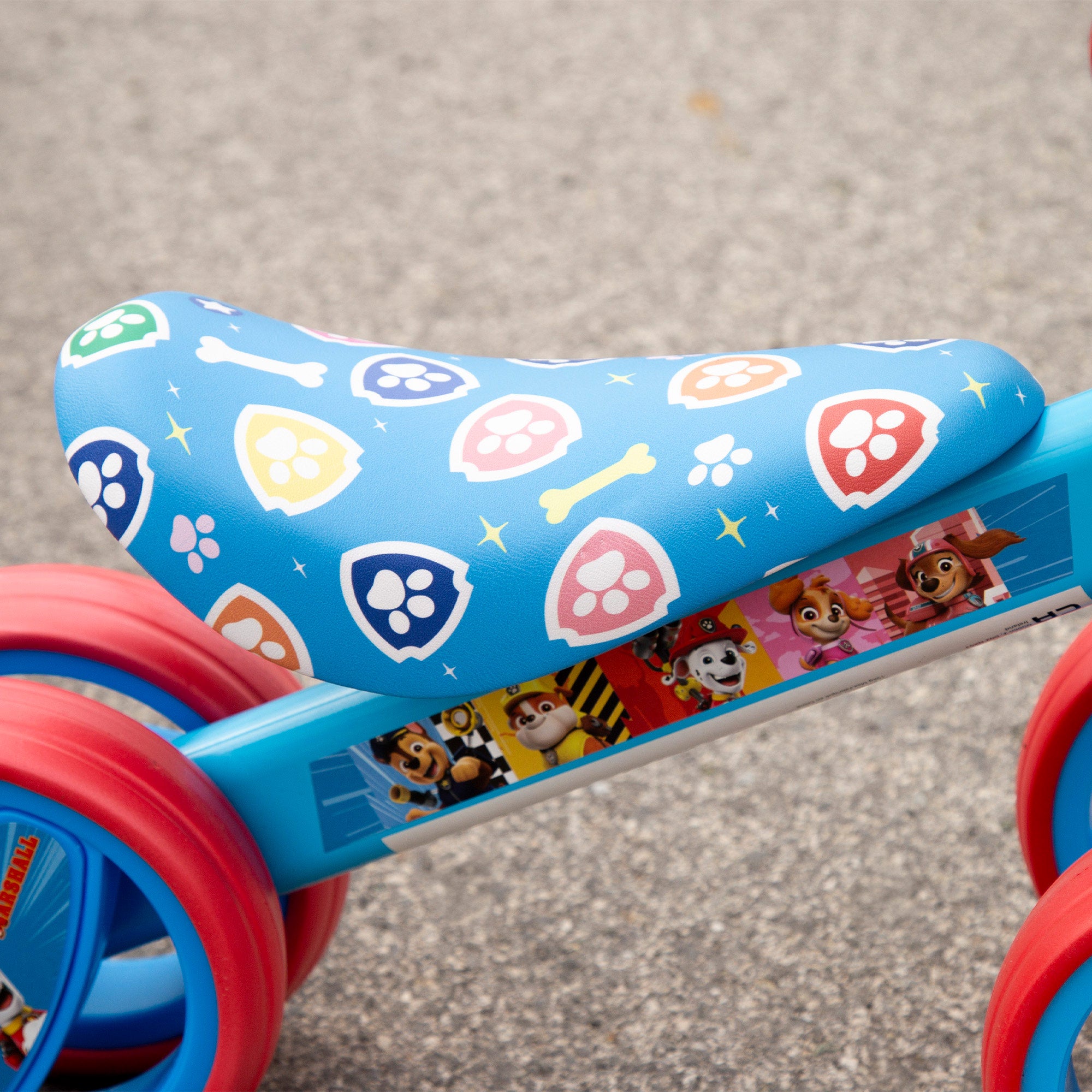 Triciclo infantil Patrulha Pata, 47x25x37 cm, peso máximo de 15 kg