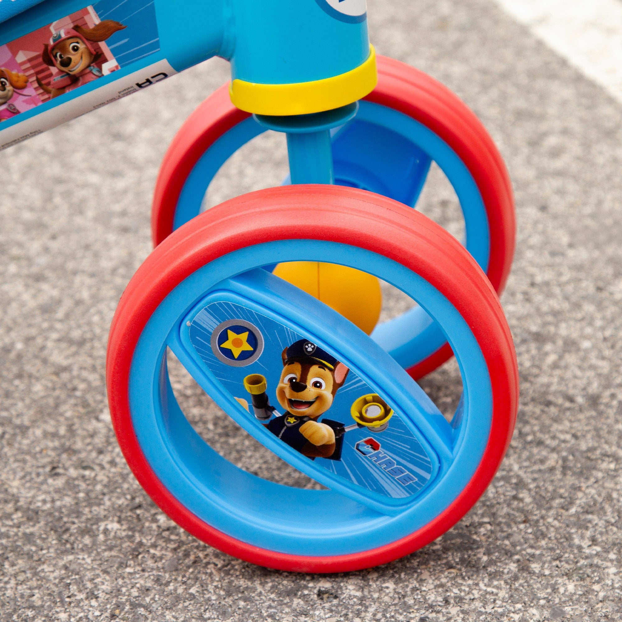 Triciclo infantil Patrulha Pata, 47x25x37 cm, peso máximo de 15 kg