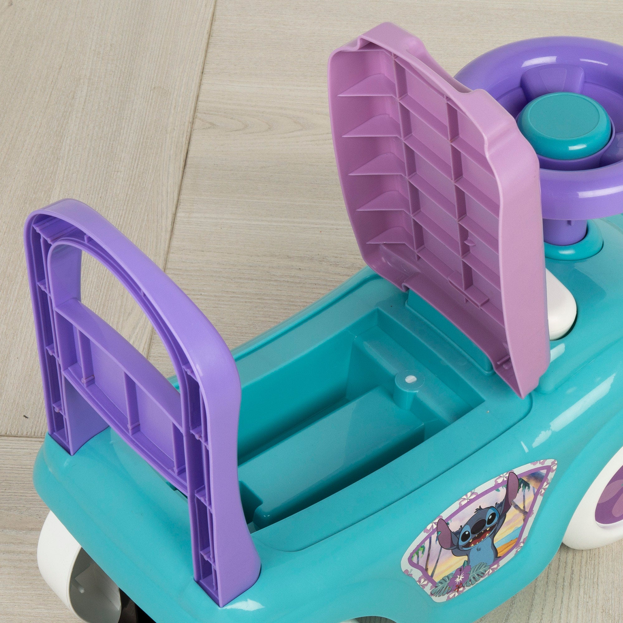 Brinquedo Stitch para montar com telefone, buzina e compartimento para guardar coisas.