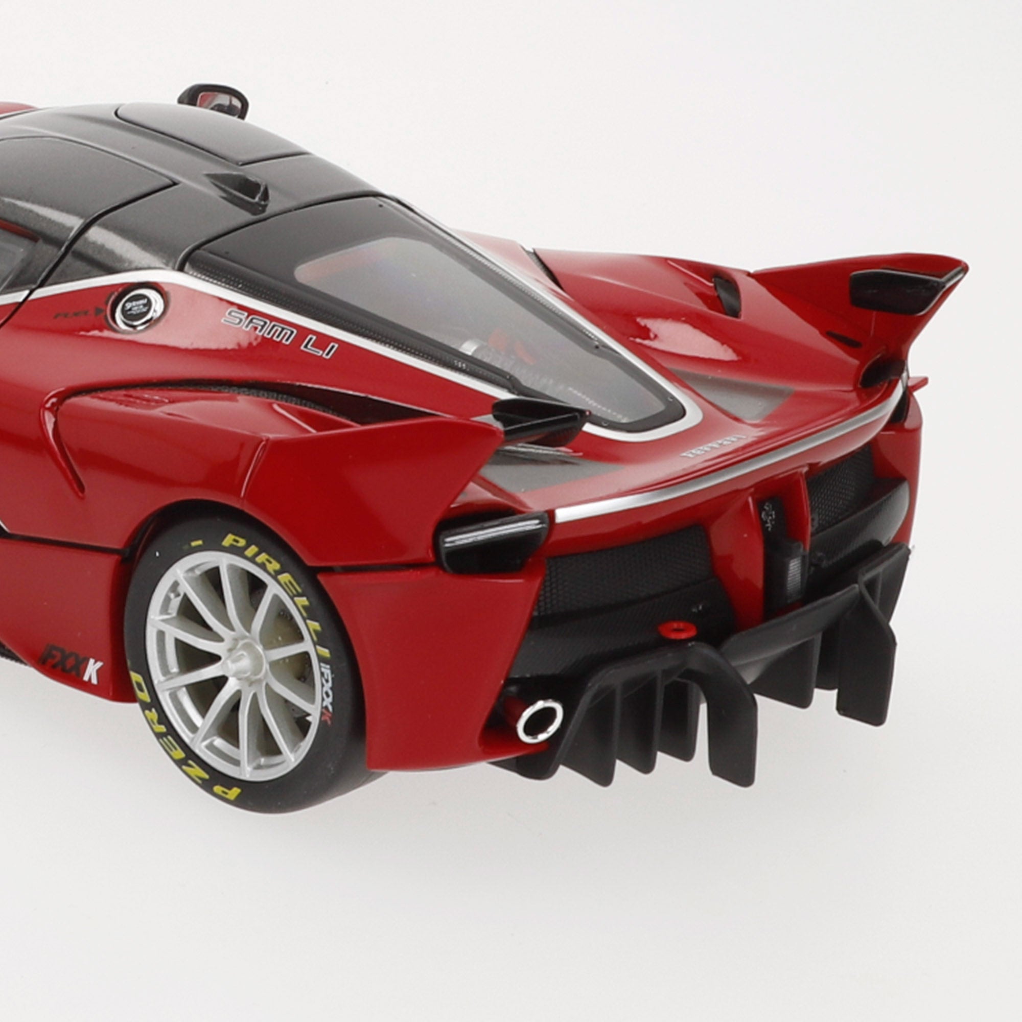 Burago Maqueta Coche Ferrari FXX-K Nº88 1:18