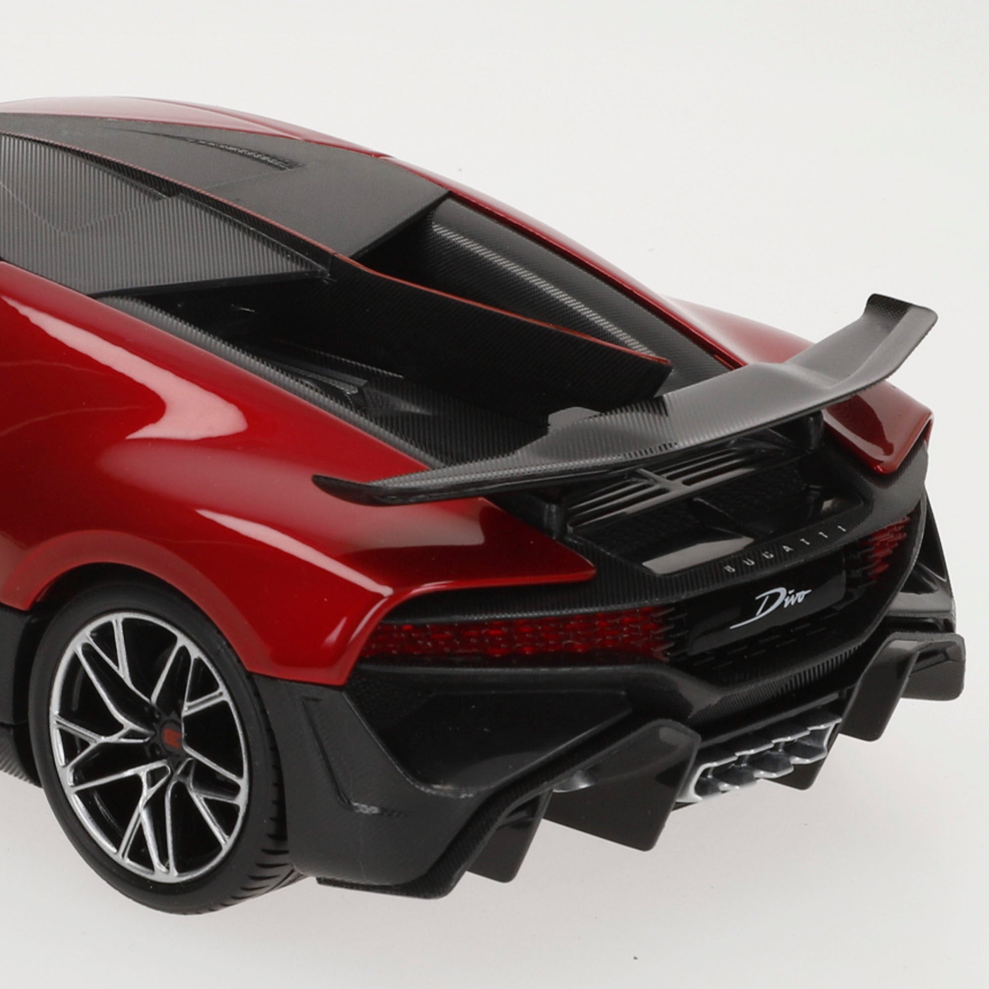 Burago Maqueta Coche Bugatti Divo 1:18